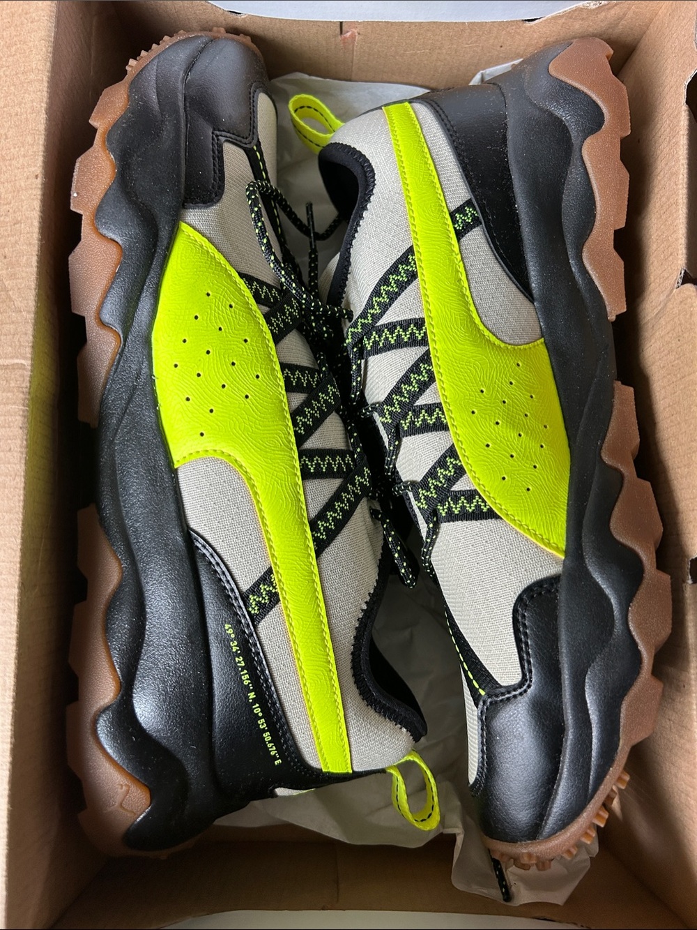 Men's Puma Lime and Black Trail Sneakers